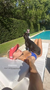 [2025.11.08] livvydunne_3761500426937017076.jpg