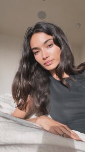 [2025.11.09] kellygale_3762282502380749395.jpg