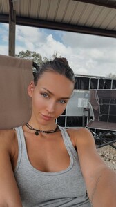 [2025.11.09] rachelc00k_3762122776833545340.jpg