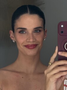 [2025.11.09] sarasampaio_575254343_18545879980058288_3974976036668289281_n.jpg