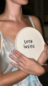 [2025.11.10] carmellarose_3762961042872898959.jpg