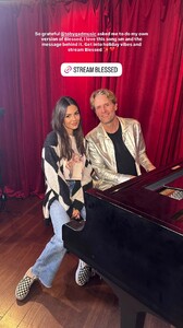 [2025.11.13] victoriajustice_3765310547931779186.jpg