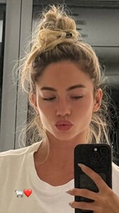 [2025.11.14] ellaayalon_3766288371024080035.jpg