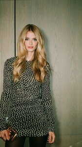 [2025.11.15] katelove_3766830139280827901.jpg