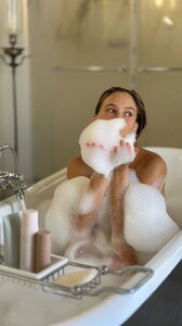 [2025.11.16] livelle_3767308191680735173.jpg