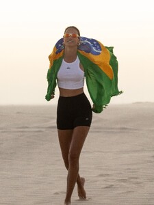 [2025.11.17] sofiaresing_584634706_18539549767031551_8113441990332662856_n.jpg