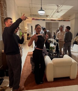 [2025.11.19] msgigiparis_582036121_18537299980007726_5324240546348893060_n.jpg