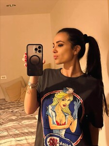 [2025.11.21] giusymeloni_584396412_18542463367046976_4181846887655124493_n.jpg