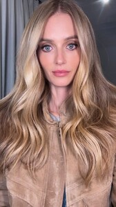 [2025.11.21] katelove_DRVIfCaEhrl.jpg