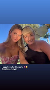 [2025.11.21] lindsaydemyan_3771059451030803672.jpg