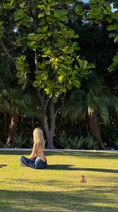 [2025.11.22] elizabethcturner-johannamoonan_3771883381198692841.jpg