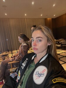 [2025.11.22] elizabethcturner_586647904_18540860536052750_3186553096115541374_n.jpg