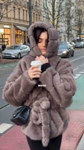 [2025.11.23] celinebethmann_3772393106365484035.jpg