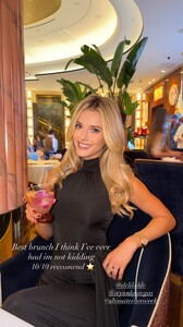 [2025.11.23] lindsaymariebrewer_3772512135780911917.jpg