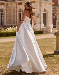 [2025.11.23] sherrihill_584403496_18555193903046023_6718187071652878266_n.jpg