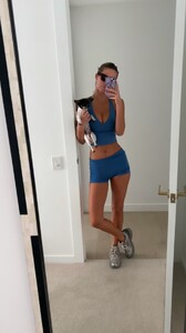 [2025.11.25] lindsaydemyan_3773999344937783642.jpg