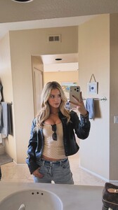 [2025.11.26] lindsaymariebrewer_3774251005878631815.jpg