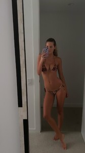 [2025.11.27] lindsaydemyan_3775537982947388010.jpg