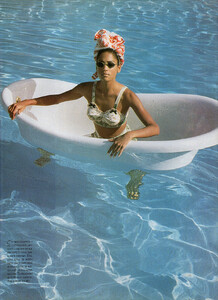 21-MARIECLAIREGR-Aug-1992-m.VeronicaWebb-ph.Unk.jpg