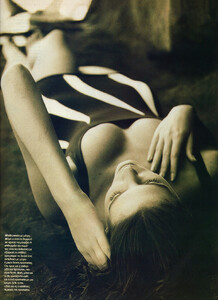 42-MARIECLAIREGR-Jul-1993-m.LudmilaIsaevaMalahova-ph.EamonnJMcCabe.jpg