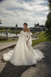 66155f525b1430c0619a3876_AMPELLIA 2.jpg