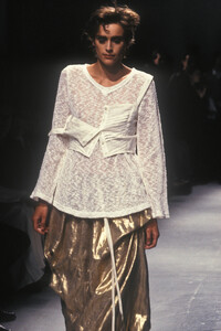 Ann Demeulemeester SS 1994 40.jpg