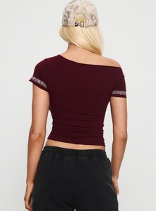 AylaF - PrPolly - 97 Authentic Off Shoulder Graphic Top Maroon-8 - 4-Model-Ayla-Us2.jpg