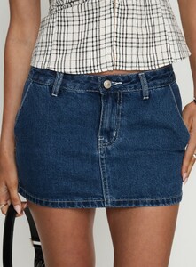 AylaF - PrPolly - Annaleah Low Rise Denim Skort Mid Blue-8 - 5-Model-Ayla-Us2.jpg