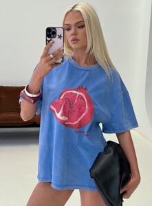 AylaF - PrPolly - Linsay Oversized Tee Blue-7 - 0-Model-Ayla-Us2.jpg