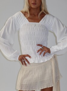 AylaF - PrPolly - Lynnea Long Sleeve Shirred Top White-8 - 13-Model-Ayla-Us2.jpg