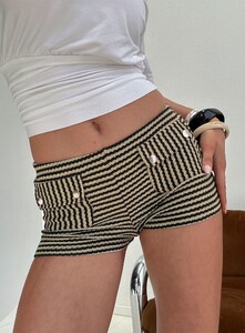 AylaF - PrPolly - Marcille Micro Pocket Short Black _ Beige St-7 - 0-Model-Ayla-Us2.jpg