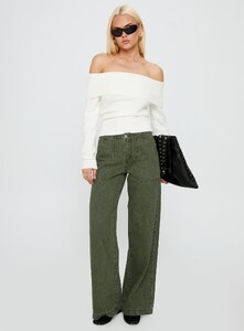 AylaF - PrPolly - Melikah Baggy Cargo Jeans Green Wash-7 - 2-Model-Ayla-Us2.jpg