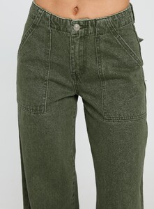 AylaF - PrPolly - Melikah Baggy Cargo Jeans Green Wash-7 - 5-Model-Ayla-Us2.jpg
