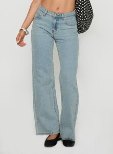 AylaF - PrPolly - West End Girl Mid Rise Straight Leg Jeans Li-7 - 1-Model-Ayla-Us2.jpg