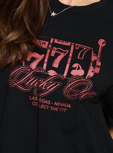 BHamilton - PrPolly - Big Winner Graphic Top Black-8 - 5-Model-Brittany-Us4.jpg