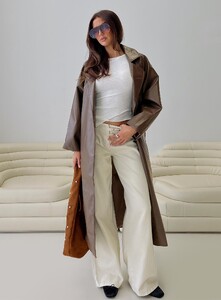 BHamilton - PrPolly - Dime A Dozen Faux Leather Trench Coat Brown-7 - 0-Model-Brittany-Us4.jpg