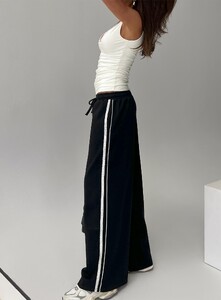 BHamilton - PrPolly - Expedition Wide Leg Track Pants Black-8 - 0-Model-Brittany-Us4.jpg