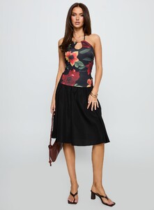 BHamilton - PrPolly - Inside Jokes Tops Floral Multi-8 - 2-Model-Brittany-Us4.jpg