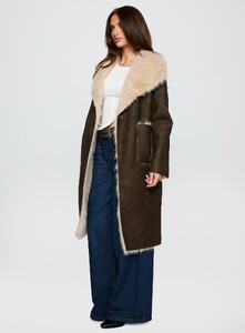BHamilton - PrPolly - Kairos Shearling Detail Coat Brown-6 - 3-Model-Brittany-Us4.jpg