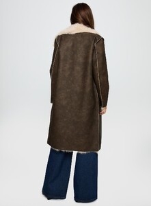 BHamilton - PrPolly - Kairos Shearling Detail Coat Brown-6 - 4-Model-Brittany-Us4.jpg
