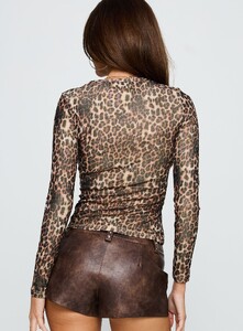BHamilton - PrPolly - Raldor Long Sleeve Top Leopard-8 - 4-Model-Brittany-Us4.jpg