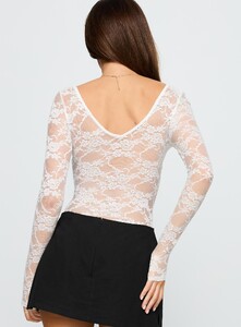 BHamilton - PrPolly - Tantalise Long Sleeve Bodysuit White-7 - 4-Model-Brittany-Us4.jpg