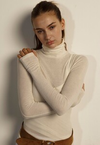 BHamilton - ScoopPort_andrea squeo 25 x brittany hamilton 38251017132010302.jpg