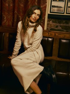 Banana Republic Holiday 2025_2.jpg