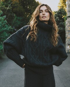 Banana Republic Holiday 2025_9.jpg