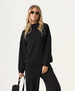 Black-Get-Away-Top-Jet-Set-Pant-Studio-1_b13f0a5b-7677-43de-996d-3b054e93cb65.jpg