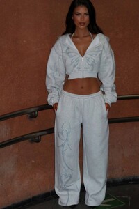 CBellotti - Outcast - NYA CROPPED HOODIE GREY Jumper_NYACROPPEDHOODIEGREY_NYASWEATPANTGREY3_a6f89ab7-59a5-4442.jpg