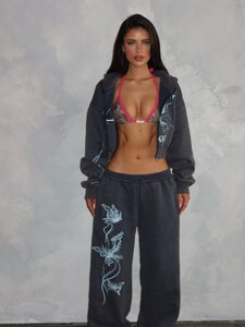 CBellotti - Outcast - NYA CROPPED HOODIE VINTAGE NAVY Outerwear_NYASWEATPANTVINTAGENAVY_NYACROPPEDHOODIEVINTAGENAVY1.jpg