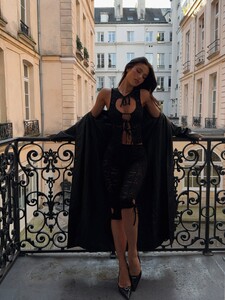 CBellotti - Outcast - TAYLAH TOP BLACK Tops_TAYLAHTOP_CAPRIPANTBLACK4_3e7ade65-3706-4479.jpg