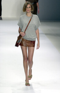 Celine 2001 Women RTW 24.jpg